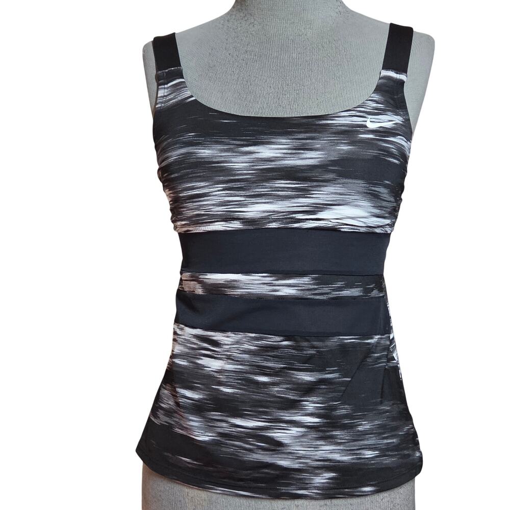 Nike Athletic Tank with Built in Bra Size Small